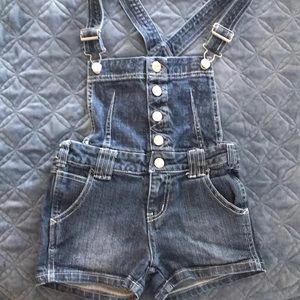 Excellent condition! Children’s overalls.